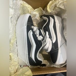 brand new knu skool vans platformed size 5.5